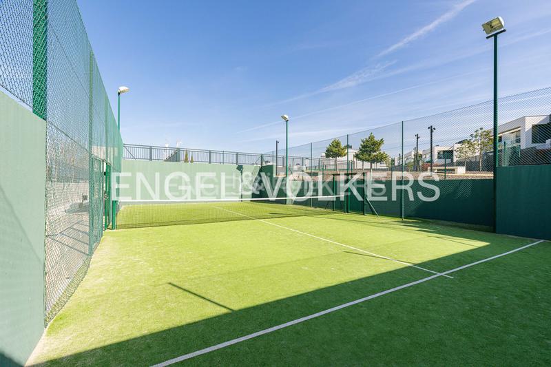 Foto 57132946-b8e4-4c1c-b2df-f28c85c75e3e. Affitto casa a schiera con riscaldamento parcheggio piscina in Boadilla del Monte