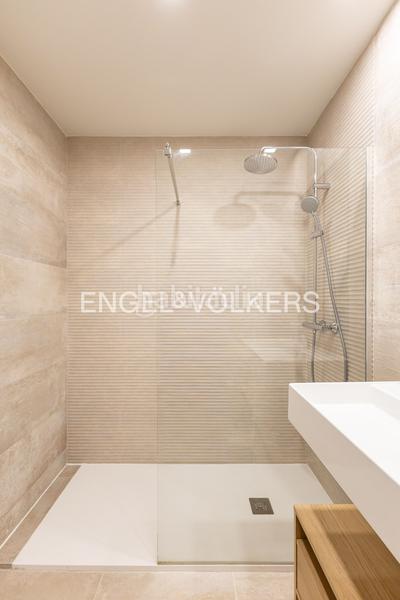 Foto 579c8504-b2c8-459b-9cea-7b6d816bff31. Lloguer casa adossada amb calefacció aparcament piscina a Boadilla del Monte