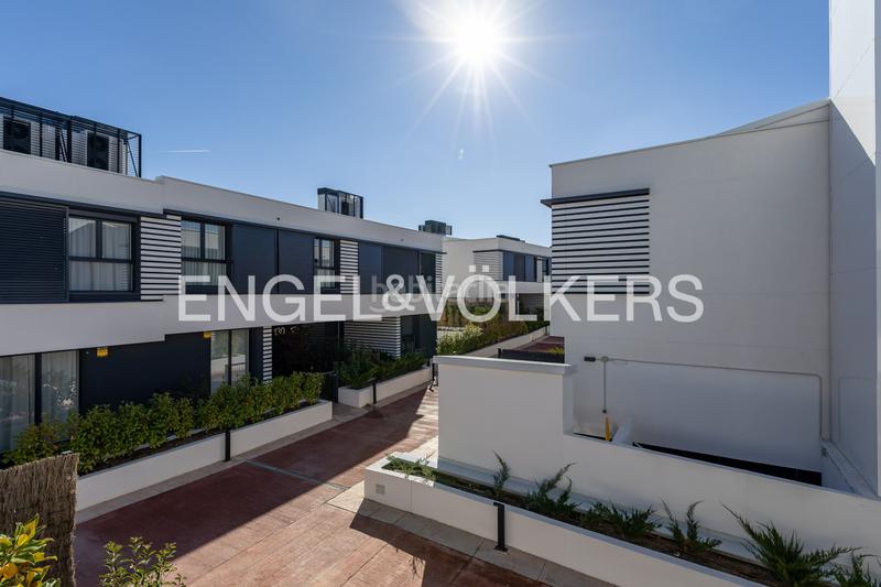 Foto 760f7b08-ceff-4e8e-99af-f712ea4b39fd. Lloguer casa adossada amb calefacció aparcament piscina a Boadilla del Monte