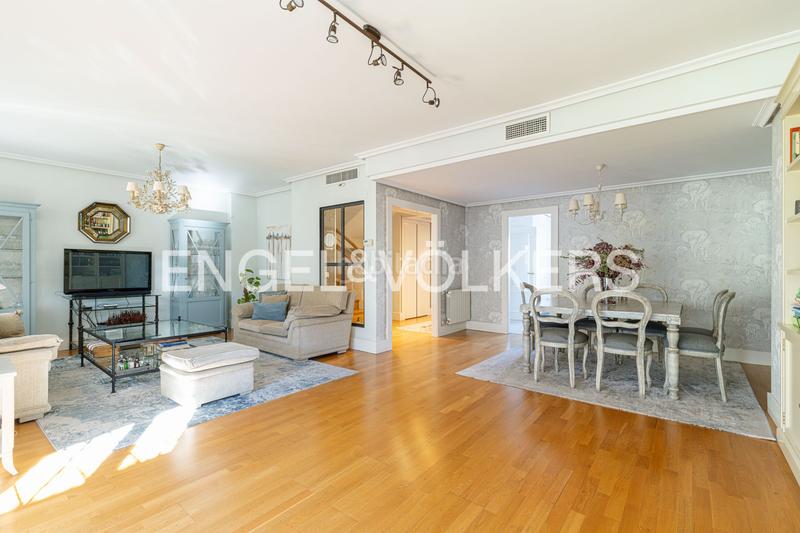 Foto a417d5a5-da2b-40a9-a1f3-2c9db1deb6e2. Casa amb calefacció aparcament a Norte Pozuelo de Alarcón