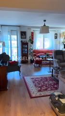 Apartament a Guindalera. Piso segregable de cinco habitaciones con terraza en guindalera.