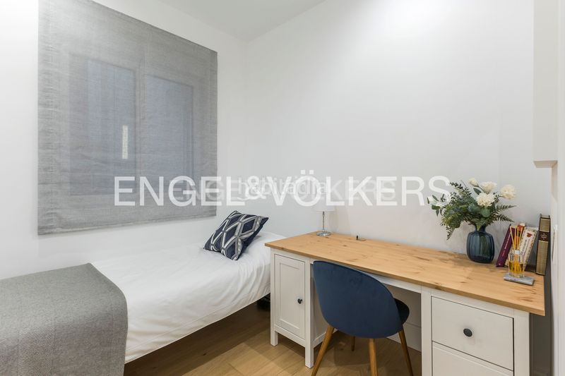 Piso reformado con vistas bonitas en Jerónimos Madrid - Imagen 30