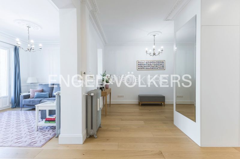 Piso reformado con vistas bonitas en Jerónimos Madrid - Imagen 14