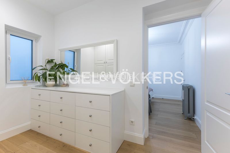 Piso reformado con vistas bonitas en Jerónimos Madrid - Imagen 24