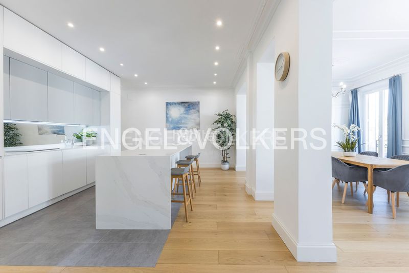 Piso reformado con vistas bonitas en Jerónimos Madrid - Imagen 11