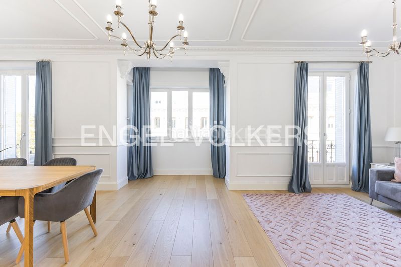 Piso reformado con vistas bonitas en Jerónimos Madrid - Imagen 2