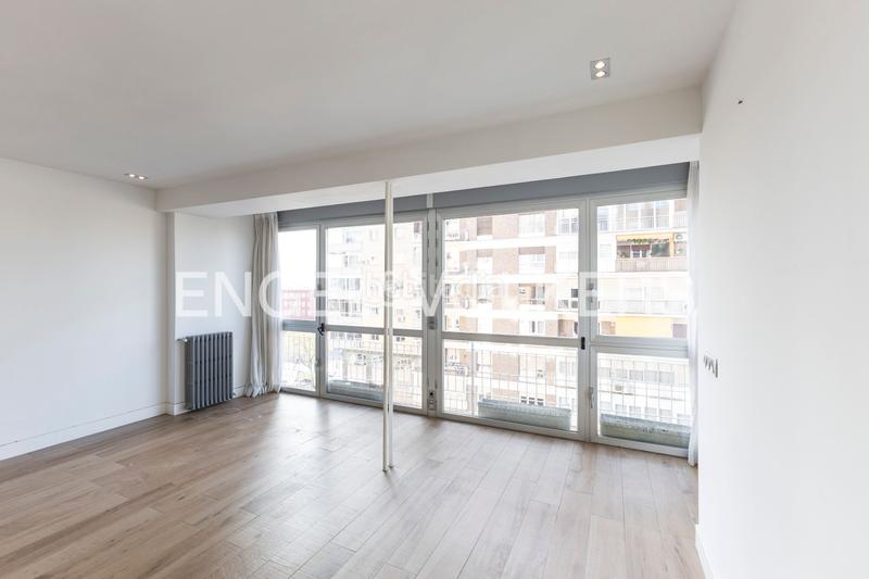 Foto 5a86c904-ba2e-4a2a-a08d-75fa65fc5f89. Miete appartement mit heizung in El Viso Madrid