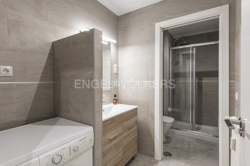 Foto badc95ef-7594-48c3-9cb2-dce174c4f36e. Alquiler apartamento extraordinario piso con reforma a estrenar en salamanca en Madrid