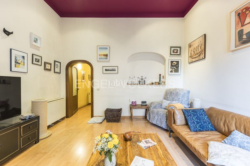 Piso propiedad con balcón y techos de 4 metros en el corazón de malasaña en Madrid - Imagen 5