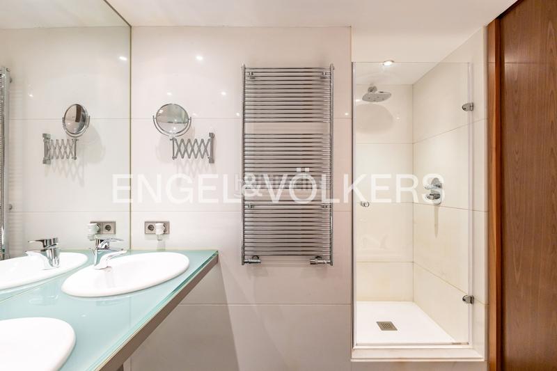 Foto c2f78b60-1534-47f1-8033-a7130596f9cc. Lloguer apartament amb calefacció aparcament a Castellana Madrid