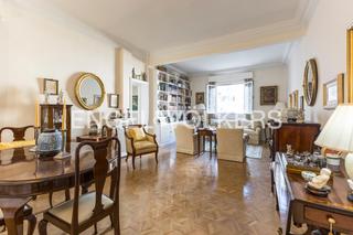 Apartment in Ibiza. Oportunidad de piso en doctor castelo con par a un paso del reti