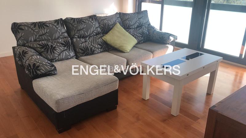 Foto ff7e7ebe-4938-4b4f-85ae-e8a8ec429a99. Alquiler apartamento fantastico piso de 2 habitaciones con 2 plazas de garaje en Madrid