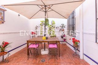 Appartement à Palacio. Propiedad con patio en edificio histórico de palacio