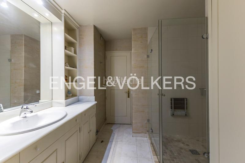 Foto d51a3204-10a9-42da-a09f-1da086a0ca89. Piccolo appartamento con riscaldamento parcheggio in Madrid