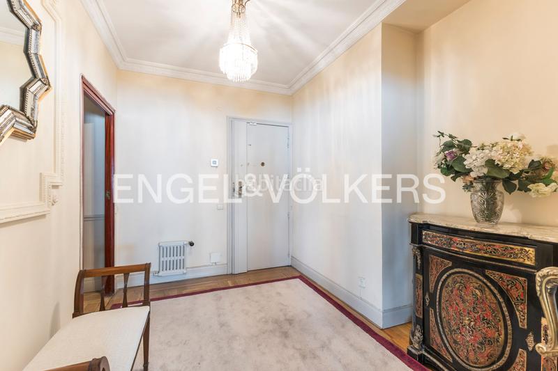 Foto f0eaf6bc-d77c-4e76-9aa8-491905ec616f. Piccolo appartamento con riscaldamento parcheggio in Madrid