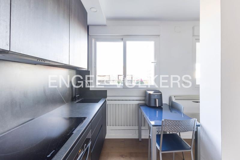 Foto d398bf44-6e0c-4920-adf5-2d1673db22eb. Alquiler apartamento piso reformado con terraza y piscina. en Madrid