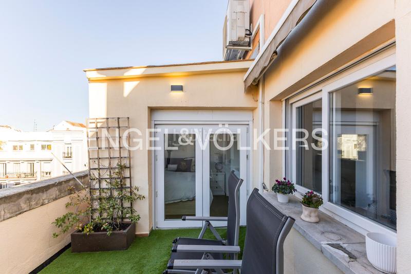 Foto eaa56162-b374-4e6b-ba09-8ce43180d5df. Alquiler apartamento piso reformado con terraza y piscina. en Madrid