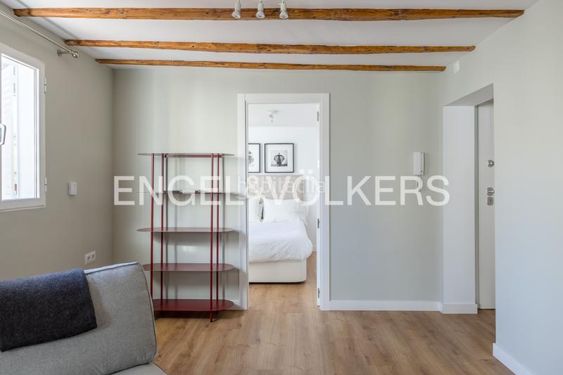 Foto 0c60911e-fc06-4d39-b553-2a61b9878b69. Alquiler apartamento fantástico piso amueblado junto a la gran vía en Madrid