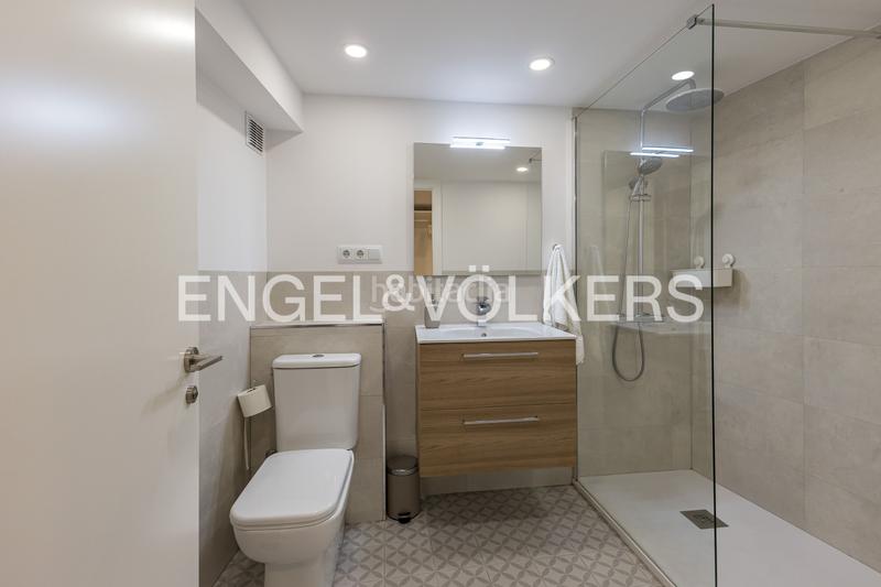 Foto 7cfae82b-efed-43bb-a46e-62a0841cc5f0. Alquiler apartamento fantástico piso amueblado junto a la gran vía en Madrid