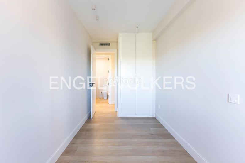 Foto 3b3b35a2-0e3f-475a-837d-13cd995f2bb8. Piccolo appartamento con riscaldamento piscina in Madrid