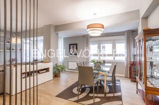 Lloguer Apartament a El Viso. Acogedor piso exterior, de 3 dormitorios, en paseo de la habana