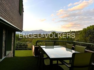 House in Fontenebro-Altavista. Lujo, privacidad y vistas incomparables en dominio de fontenebro