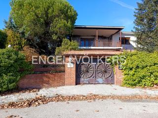 Casa en Pedrezuela. Chalet unifamiliar en parcela de 1.136 m  urbanización montenebr