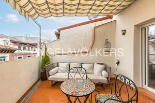 Location Attique à Cortes-Huertas. Funcional ático dúplex de dos dormitorios en el corazón de corte