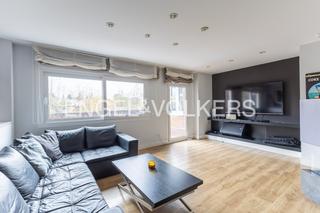 Miete Zweistöckige Wohnung  Calle isaac albéniz. Excetente dúplex en planta baja con gran terraza