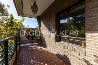 Piccolo appartamento in Concepción. Espectacular piso exterior con terraza, vistas despejadas y pisc