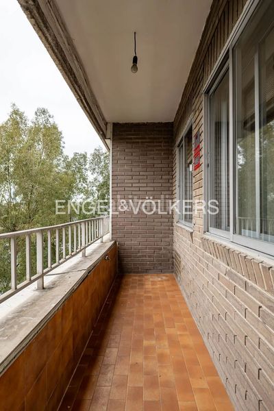 Foto 254e094a-d9c0-471d-9cf8-9d4392a0096b. Pis amb calefacció aparcament piscina a San Juan Bautista Madrid