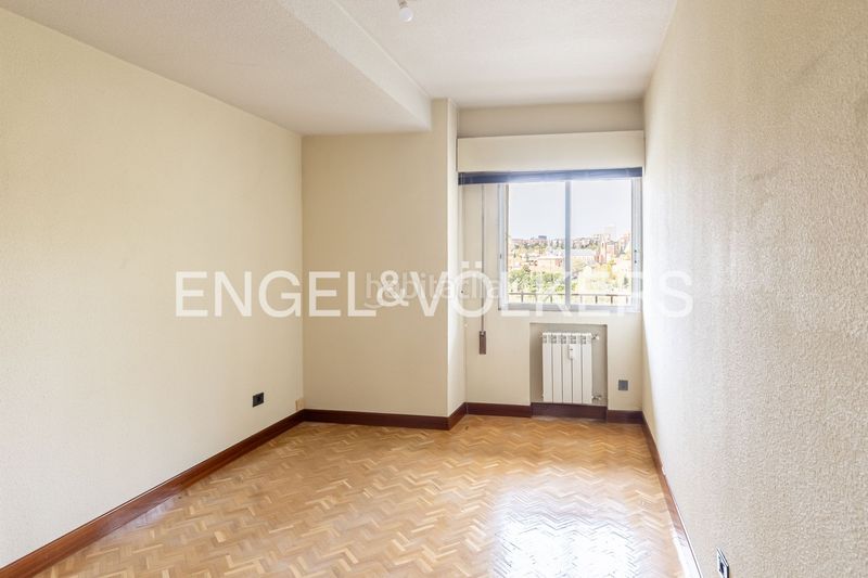 Foto 4f9228f8-814a-43a2-94da-b33516964dde. Pis amb calefacció aparcament piscina a San Juan Bautista Madrid