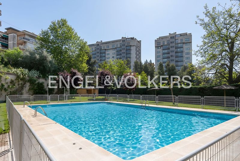 Foto 51187d81-fb31-4460-aa15-8c0713aed3ae. Pis amb calefacció aparcament piscina a San Juan Bautista Madrid