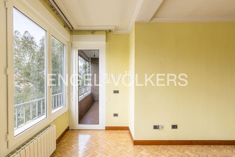 Foto af9c68f2-24bc-4a9a-a192-05b9b1d4604e. Pis amb calefacció aparcament piscina a San Juan Bautista Madrid