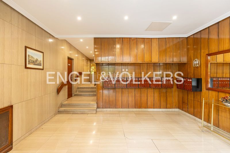 Foto cd10e2a9-7f98-4b2d-8bdb-a67245b18431. Pis amb calefacció aparcament piscina a San Juan Bautista Madrid