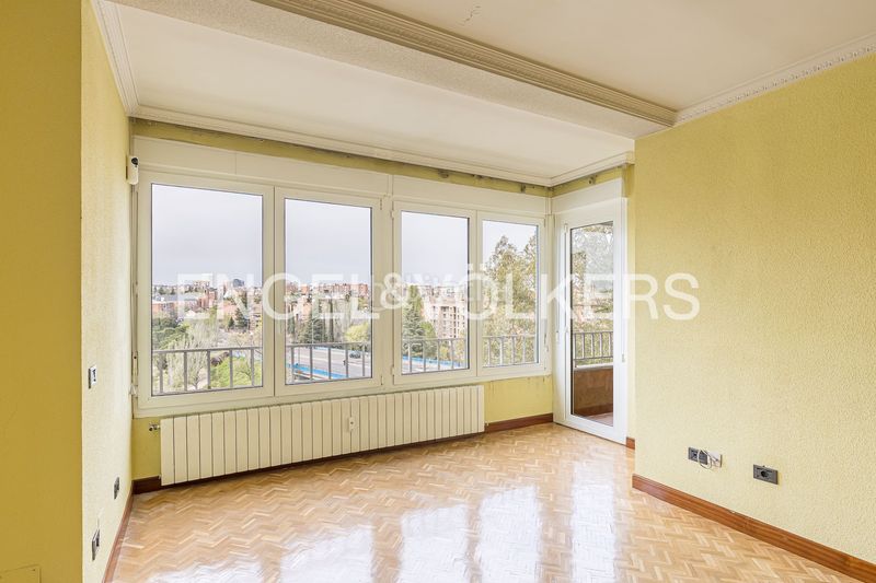 Foto ea730119-6876-4ee0-90d2-54bf00b31afd. Pis amb calefacció aparcament piscina a San Juan Bautista Madrid