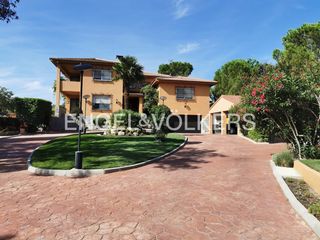 Casa a Raya del Palancar-Guadamonte. Exclusiva residencia en guadamonte