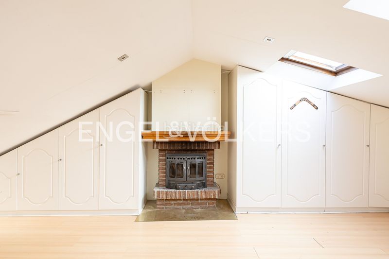 Foto 17777c1e-a4d1-4d93-9659-884b0d7d592d. Casa adossada amb calefacció a Hispanoamérica-Bernabéu Madrid