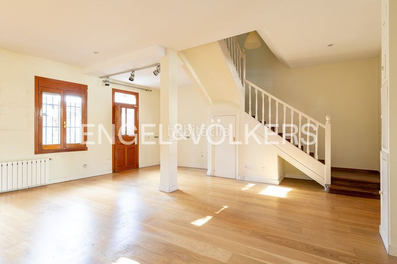 Foto 1c6e8423-696e-48d6-b8d8-36b04638ae6f. Casa adossada amb calefacció a Hispanoamérica-Bernabéu Madrid