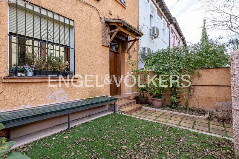 Foto 81757558-0aca-4649-8852-816722ea3c6d. Casa adossada amb calefacció a Hispanoamérica-Bernabéu Madrid