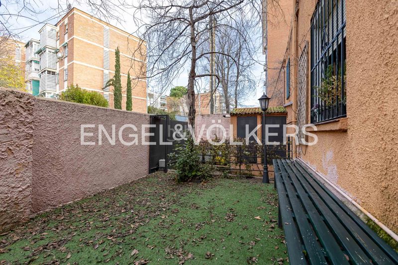 Foto ae03a378-6e3e-4021-b126-780a64ab0216. Casa adossada amb calefacció a Hispanoamérica-Bernabéu Madrid