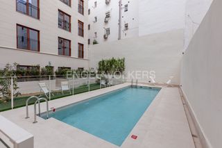 Affitto Appartamento in Fuente del Berro. Piso con terraza y piscina