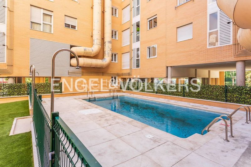 Foto 9f419883-f95a-4e0e-b285-d0f15be63cbf. Estudi amb calefacció aparcament piscina a Butarque Madrid