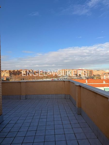 Foto aff3f722-55eb-4b24-96e9-c898c1d1564f. Estudi amb calefacció aparcament piscina a Butarque Madrid