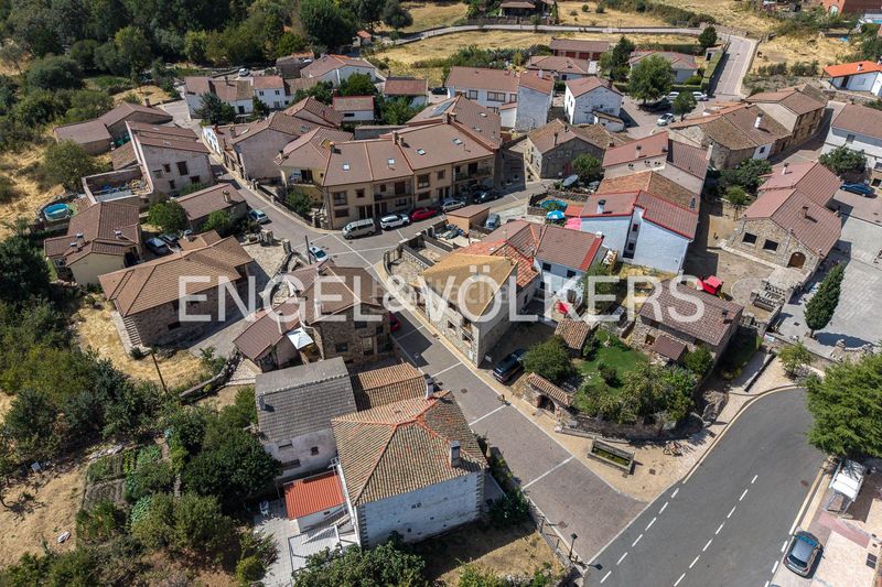 Foto 966bd49d-2dd5-43bb-b8ff-5d8c7a7aa44d. Reihenhaus mit heizung in Navarredonda y San Mamés