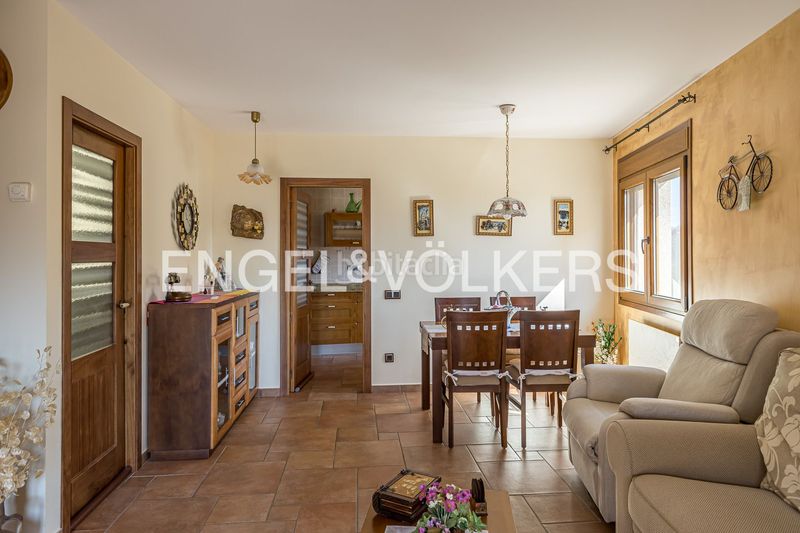 Foto a299ab18-9cf7-4635-977c-a790879ad7b8. Reihenhaus mit heizung in Navarredonda y San Mamés