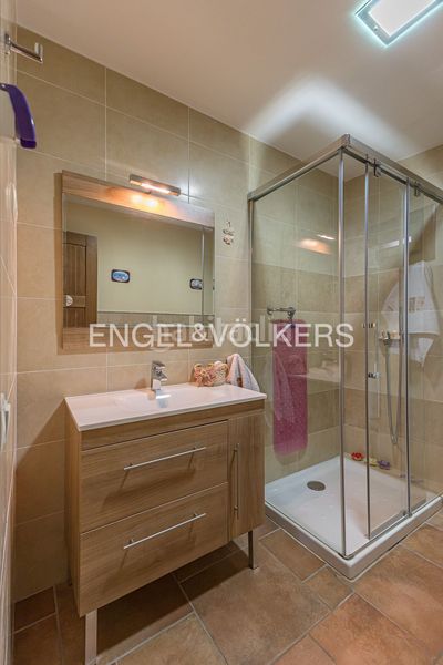 Foto b0cd94e0-f3ed-488f-a906-0e3e1db05c50. Reihenhaus mit heizung in Navarredonda y San Mamés