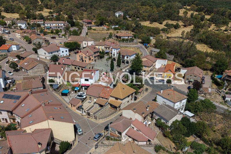Foto f7ae726e-54ca-4a2e-a8ed-e0abbe7ad7f8. Reihenhaus mit heizung in Navarredonda y San Mamés