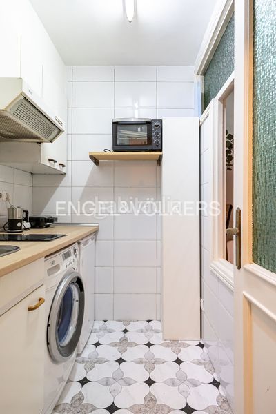 Piso coqueta propiedad de un dormitorio y un baño en calle antonio acuña en Madrid - Imagen 9