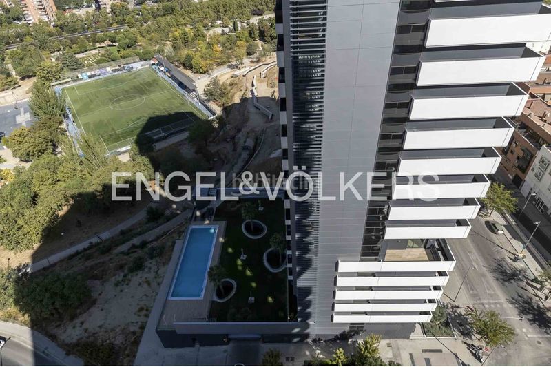 Foto 10a84462-e306-4464-b688-e7d0f3dccd3f. Pis amb calefacció aparcament piscina a Valdeacederas Madrid